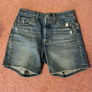 Levi’s 501 Jean shorts mid-thigh